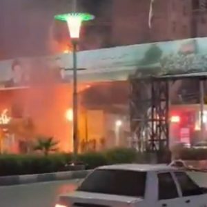 Το Ιράν απειλεί τους διαδηλωτές: Όσοι συλλαμβάνονται κινδυνεύουν με θανατική ποινή – Κλιμακώνονται οι εντάσεις