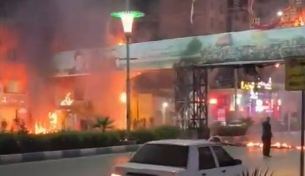 Το Ιράν απειλεί τους διαδηλωτές: Όσοι συλλαμβάνονται κινδυνεύουν με θανατική ποινή – Κλιμακώνονται οι εντάσεις