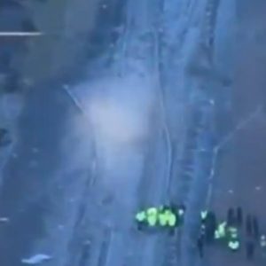 Σιδηροδρομική τραγωδία στην Ισπανία: Απίστευτα βίαιη η σύγκρουση των τρένων – Άνθρωποι πετάχτηκαν από τα παράθυρα, σοροί βρέθηκαν μέτρα μακριά