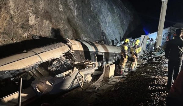 Ισπανία: Πώς έγινε το πολύνεκρο δυστύχημα με τα τρένα που εκτροχιάστηκαν, η μοιραία αλυσίδα γεγονότων
