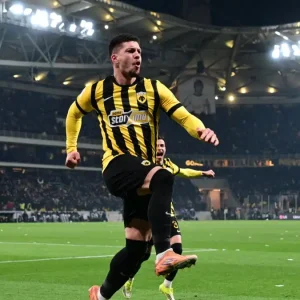 Η ΑΕΚ με τον Λούκα Γιόβιτς «καθάρισε» τον Παναθηναϊκό με 4-0