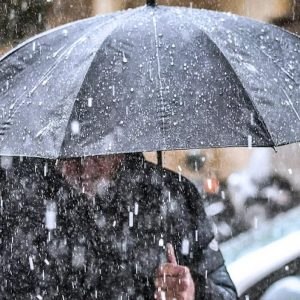 112 στην Αττική για περιορισμό των μετακινήσεων: Πώς θα κινηθεί η κακοκαιρία ανά 6ωρο, οι 4 ζώνες για τις βροχές, δείτε χάρτες