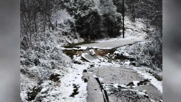 Κακοκαιρία στην Ήπειρο: Διακοπές ρεύματος, κατολισθήσεις και υπερχείλιση ποταμών – Κλειστά σχολεία σε Μέτσοβο και Τζουμέρκα
