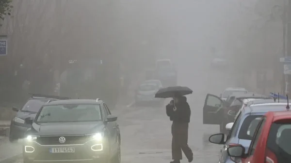 Βροχές και καταιγίδες ξανά το απόγευμα στην Αττική - Live η πορεία της κακοκαιρίας, οι 7 περιοχές που θα βρεθούν στο επίκεντρο