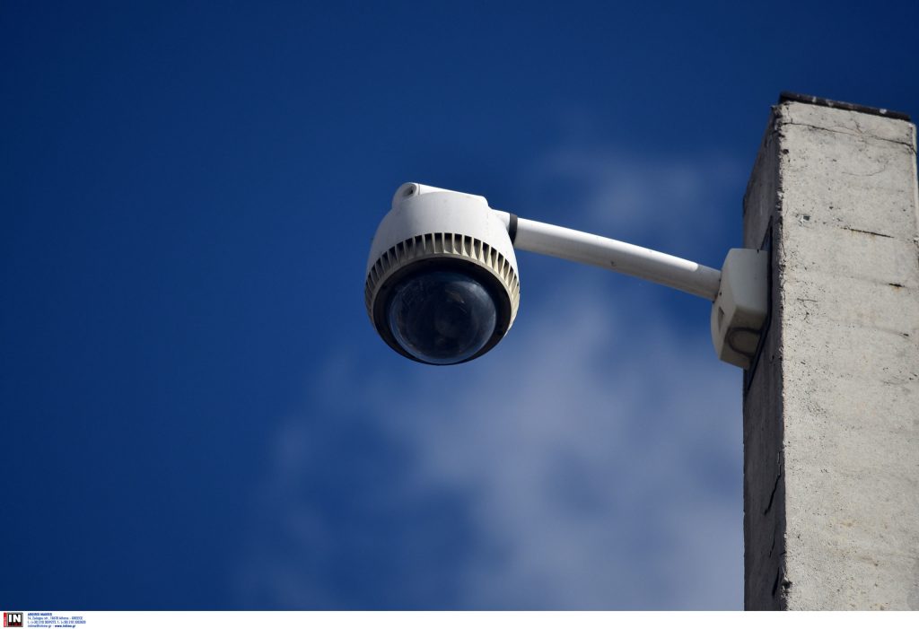 Παπαστεργίου: 20.000 παραβάσεις κόκκινου σε έναν μήνα «έπιασαν» οι κάμερες – Πού θα τοποθετηθούν 2.000 νέες εντός του 2026