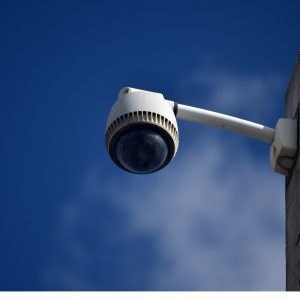 Παπαστεργίου: 20.000 παραβάσεις κόκκινου σε έναν μήνα «έπιασαν» οι κάμερες – Πού θα τοποθετηθούν 2.000 νέες εντός του 2026