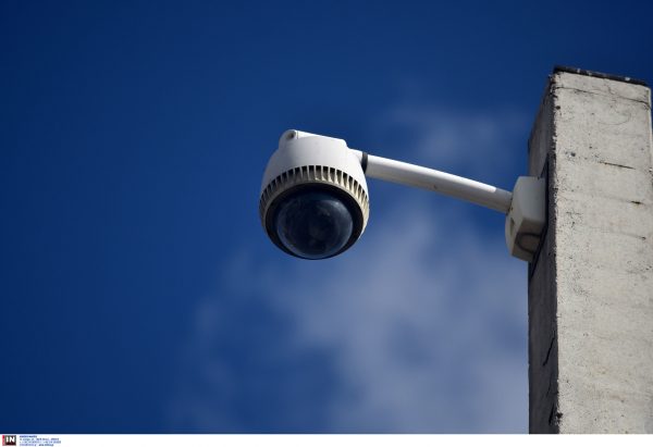 Παπαστεργίου: 20.000 παραβάσεις κόκκινου σε έναν μήνα «έπιασαν» οι κάμερες – Πού θα τοποθετηθούν 2.000 νέες εντός του 2026