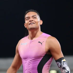 Ο Εμμανουήλ Καραλής ξεκίνησε εντυπωσιακά και το 2026 με άλμα στα 5,93 μέτρα στην Πολωνία