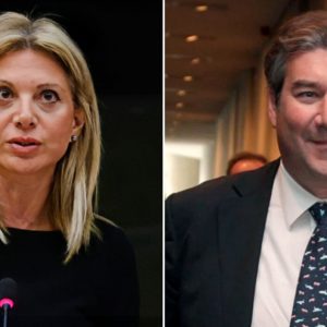 Καρυστιανού κατά Καραχάλιου: Πρέπει να εξεταστεί από ψυχίατρο - Έχω πνευματικό και ηγουμένη, αλλά δεν ξέρω πώς τα έμπλεξε με τα παραθρησκευτικά