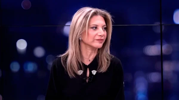 Ντόμινο εξελίξεων με φόντο το κόμμα Καρυστιανού: Οι εξηγήσεις Φαραντούρη, οι βολές Πολάκη, ΚΚΕ και Βελόπουλου και οι υπαινιγμοί της Ζωής