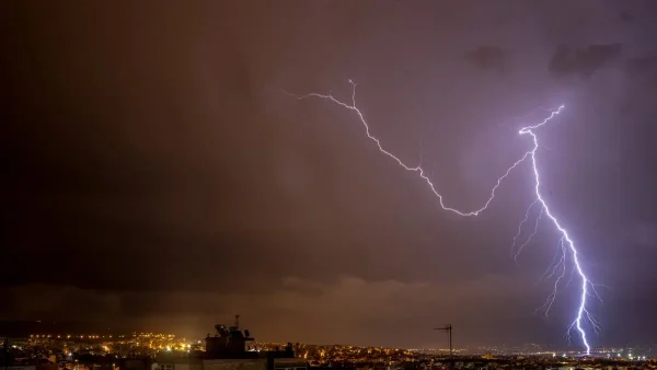 Χάνια: Εργαζόμενος χτυπήθηκε από κεραυνό στην Παλαιόχωρα – Μεταφέρθηκε εσπευσμένα στο Νοσοκομείο