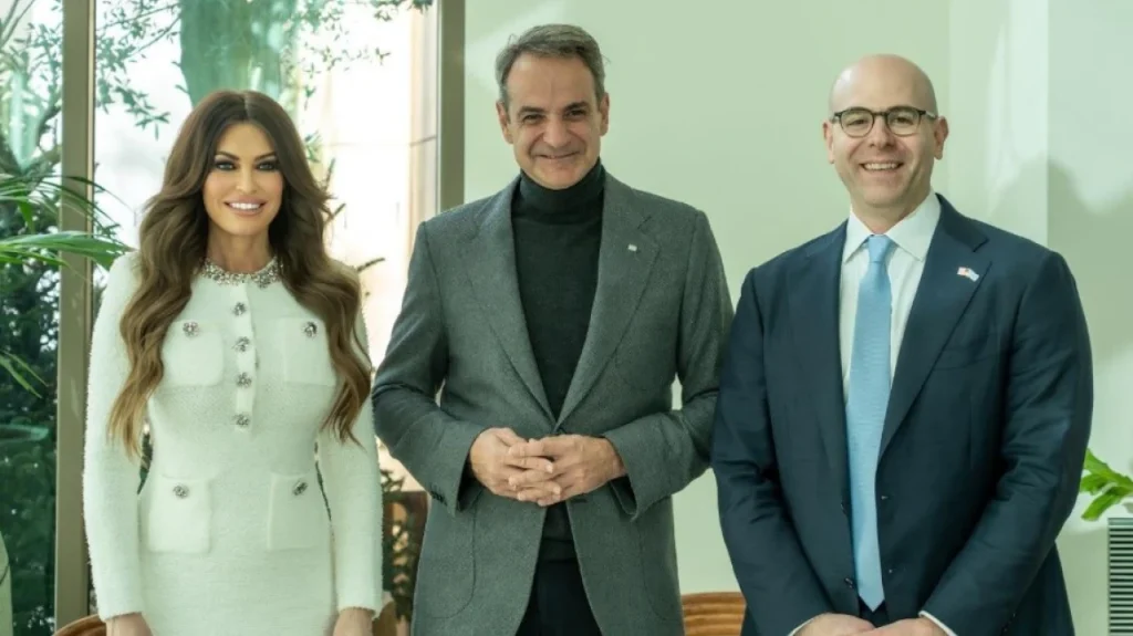 Ο Μητσοτάκης γευμάτισε με τον Διοικητή της Ομοσπονδιακής Τράπεζας των ΗΠΑ και την Γκιλφόιλ