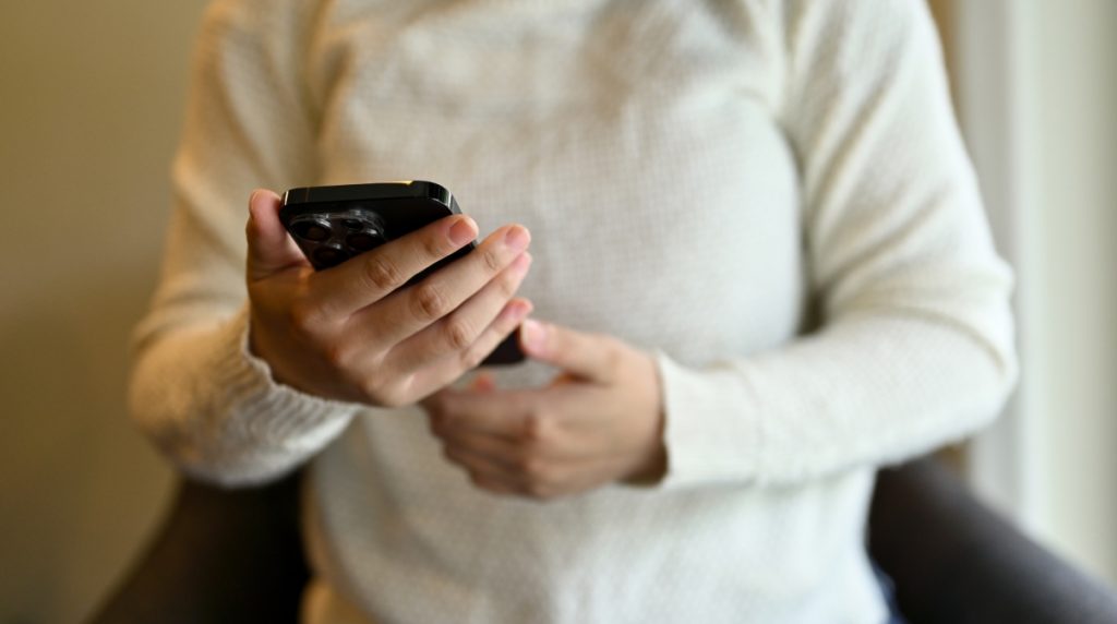 «Είσαι νεκρός;»: Η viral κινέζικη εφαρμογή για όσους ζουν μόνοι