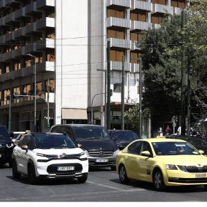 Σύσκεψη υπό τον Μητσοτάκη για την κυκλοφοριακή ασφυξία στους δρόμους της Αττικής – Οι προτάσεις για την Αθήνα που εξετάζονται