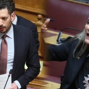 Χοντρό επεισόδιο στη Βουλή μεταξύ Κυρανάκη και Πέρκα: «Μην τσιρίζετε, δεν είναι η κουζίνα σας» – «Είσαι φασίστας»