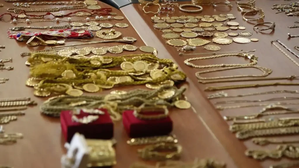 Συνελήφθη 39χρονη που παρέλαβε κοσμήματα για λογαριασμό μαϊμού - λογιστή