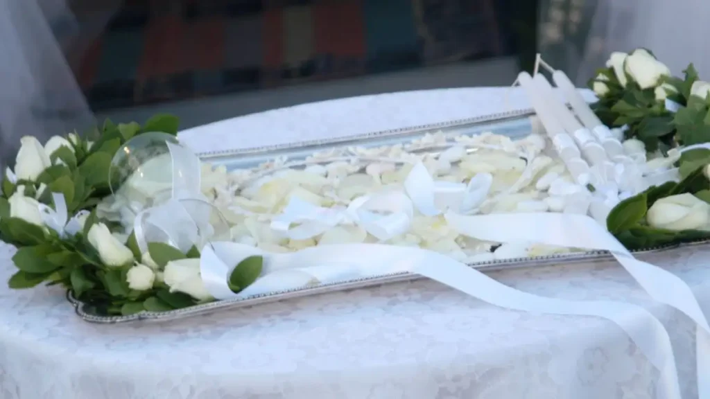 Η συγκινητική ιστορία ενός άνδρα με Αλτσχάιμερ που ξαναπαντρεύτηκε την επί 39 χρόνια γυναίκα του