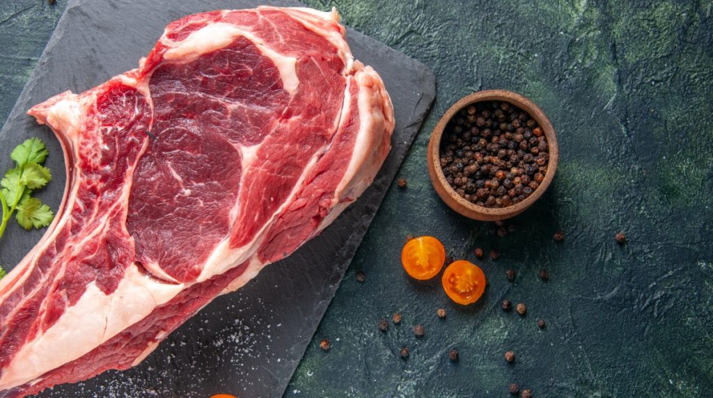 Πόσο ακριβότερα πωλούνται τα κρέατα στην Ελλάδα – Τι δείχνουν τα στοιχεία για τις χώρες της Ευρωζώνης