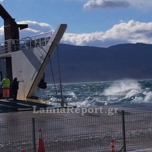 Προβλήματα από τους σφοδρούς ανέμους στο λιμάνι της Γλύφας (ΒΙΝΤΕΟ-ΦΩΤΟ)