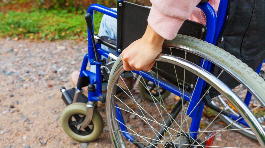 Ζητείται γυναίκα για 24ωρη φύλαξη ΑμεΑ στη Σπερχειάδα