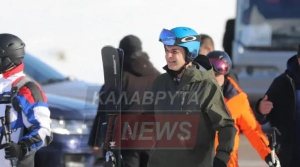 Ο Κυριάκος Μητσοτάκης επισκέφθηκε το Χιονοδρομικό Κέντρο Καλαβρύτων