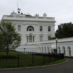 Οι ΗΠΑ απειλούν τη Γροιλανδία: "Πρώτα η διπλωματία, στο τραπέζι και η αγορά"