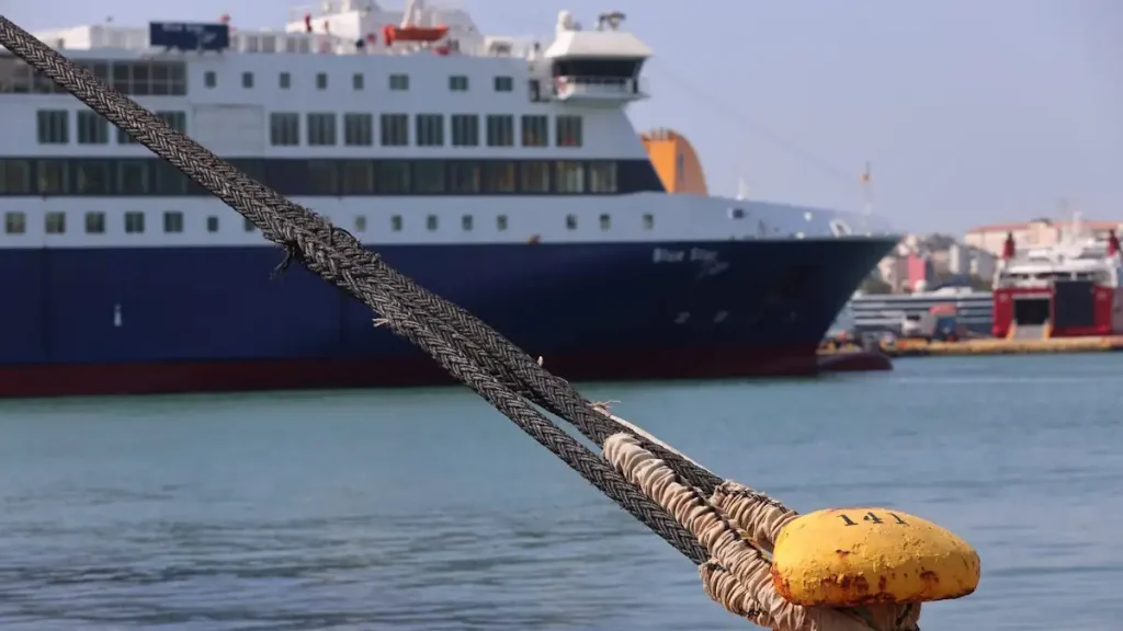 Τήνος: Απαγορευτικό απόπλου αύριο από Πειραιά και Ραφήνα