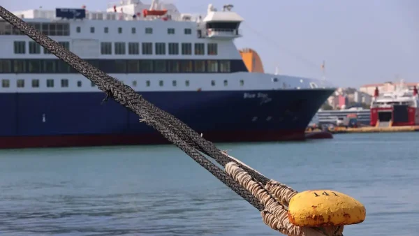 Τήνος: Απαγορευτικό απόπλου αύριο από Πειραιά και Ραφήνα