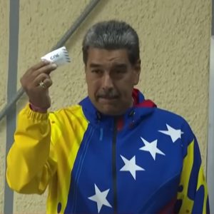 Νικολάς Μαδούρο: Αναλυτικά το κατηγορητήριο κατά του προέδρου της Βενεζουέλας – Διώκεται για ναρκωτικά, όπλα και τρομοκρατία