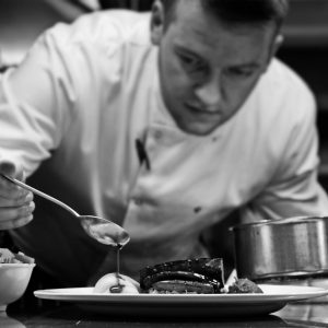 Το εστιατόριο «Στίλβη» στα Καμένα Βούρλα αναζητά μάγειρα