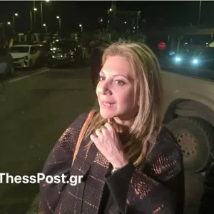 Η Μαρία Καρυστιανού στο μπλόκο της Νίκαιας: «Το νέο κόμμα σύντομα θα διεκδικήσει την ψήφο της κοινωνίας» – Το μήνυμα προς τους αγρότες