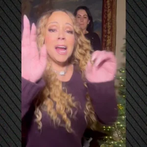 Το χιουμοριστικό βίντεο της Μαράια Κάρεϊ για το τέλος των εορτών: Όταν λένε ότι τα Χριστούγεννα τελείωσαν