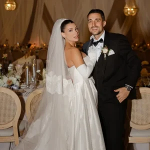 «Επιλέξαμε ξανά ο ένας τον άλλον»: Το μήνυμα της Μαριαλένας Ρουμελιώτη μετά τον γάμο με τον Σάκη Κατσούλη