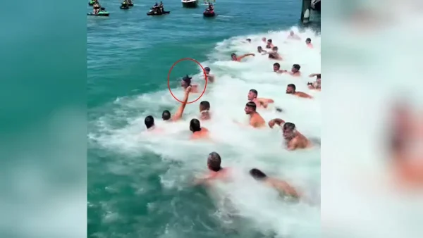 Η Μελβούρνη γιορτάζει τα Θεοφάνεια: 18χρονος από την Ρόδο έπιασε τον σταυρό στο Rye – Δείτε βίντεο