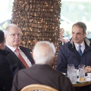 Ο Κυριάκος Μητσοτάκης αποκάλυψε ότι ο γιος του Κωνσταντίνος έκανε πρόταση γάμου στη Μαρία Σάκκαρη