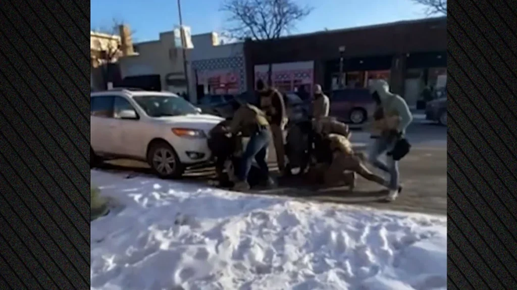 Πράκτορες της ICE πυροβόλησαν θανάσιμα 37χρονο πολίτη στη Μινεάπολη: Το δεύτερο θύμα μετά την γυναίκα – Σκληρές εικόνες