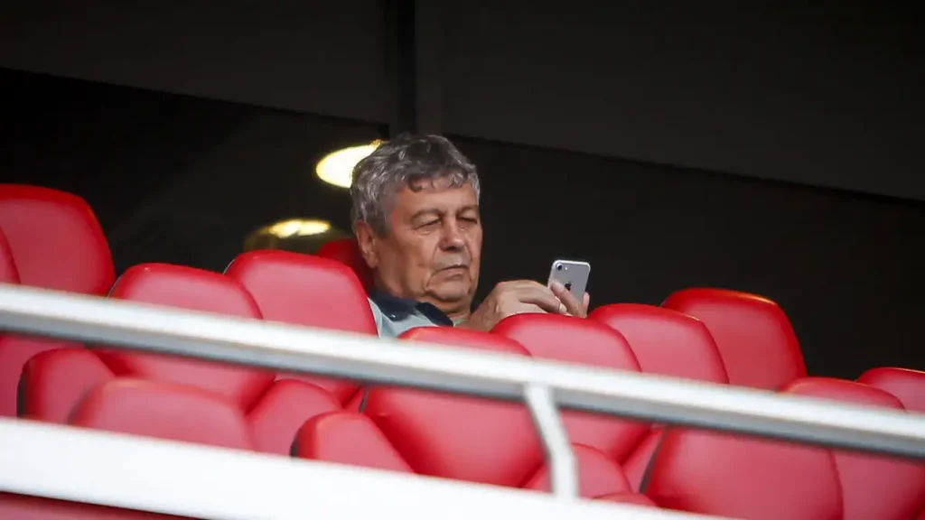 Στο νοσοκομείο ο Μιρτσέα Λουτσέσκου με βαριά ίωση