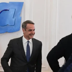 Μητσοτάκης: Βελτιώσεις σε πετρέλαιο και ρεύμα, επιτάχυνση αποζημιώσεων του ΕΛΓΑ και μέτρα για όσους επηρεάστηκαν από την Ευλογιά – «Δε θα ανεχθούμε εκβιασμούς από μειοψηφίες»