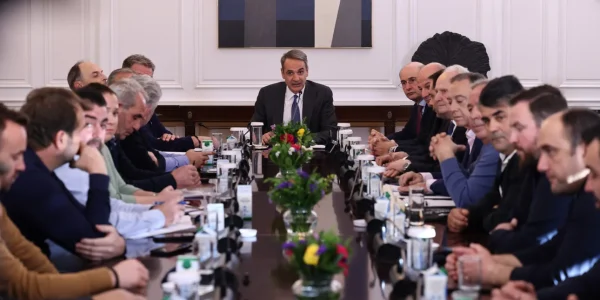 Στο Μέγαρο Μαξίμου οι αγρότες - Σε εξέλιξη η συνάντηση με τον πρωθυπουργό