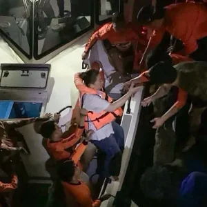 Φιλιππίνες: Νεκροί και δεκάδες αγνοούμενοι σε ναυάγιο πλοίου με 350 επιβαίνοντες