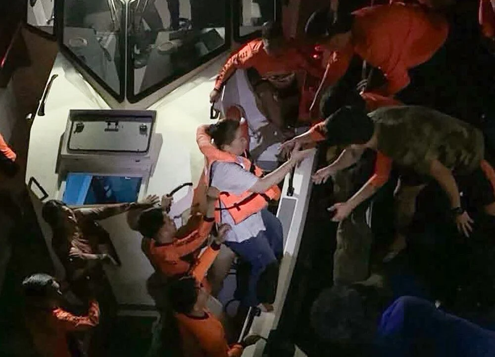 Φιλιππίνες: Νεκροί και δεκάδες αγνοούμενοι σε ναυάγιο πλοίου με 350 επιβαίνοντες