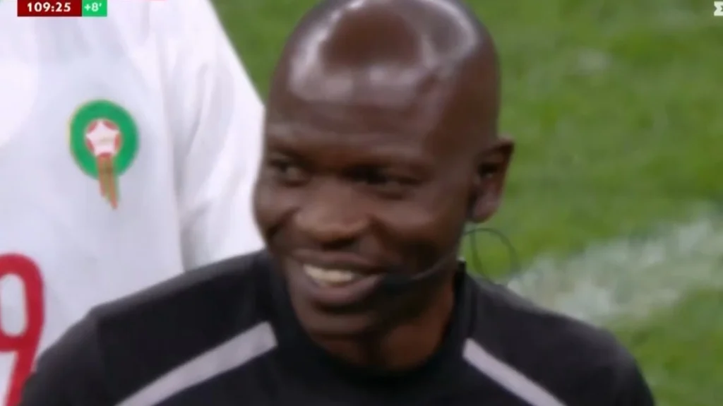 Κόπα Άφρικα: Ο διαιτητής του τελικού είχε φέρει το χάος και... γελούσε (ΒΙΝΤΕΟ)