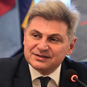 Φαραντούρης για Καρυστιανού: Καλωσορίζω την κάθοδο της στην πολιτική -Μην προεξοφλείτε τίποτα