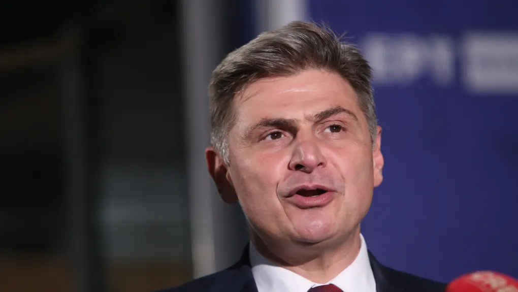 Φαραντούρης για διαγραφή από τον ΣΥΡΙΖΑ: Καλωσόρισα την Καρυστιανού, έναν άνθρωπο των κινημάτων και προκάλεσα αλλεργία