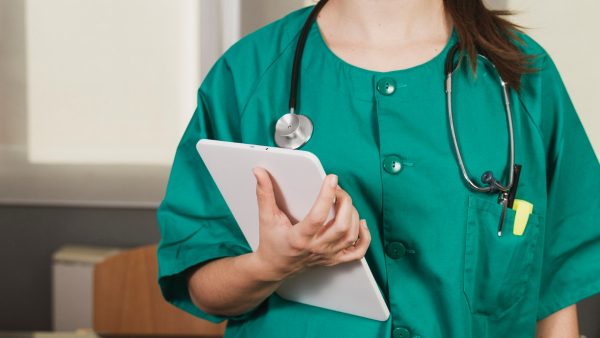 Λαμία: Η «Κλινική Τσεκούρα» αναζητά νοσηλευτές-τριες