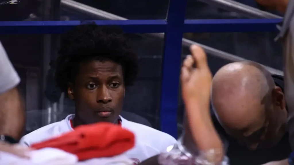 Ολυμπιακός: Ο Φρανκ Νιλικίνα ένιωσε ενοχλήσεις στον αγώνα με τον Άρη Betsson