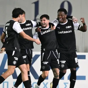 Ατρόμητος – ΟΦΗ 1-2: Ο Φούντας «καθάρισε» για τους Κρητικούς στο Περιστέρι