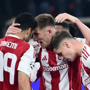 Ολυμπιακός – Μπάγερ Λεβερκούζεν 2-0: «Έλιωσε» τους Γερμανούς στο Φάληρο και απέχει ένα «τρίποντο» από τα playoffs του Champions League