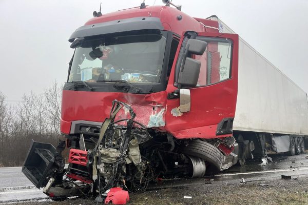 Σοκαρισμένος ο Πολωνός οδηγός της νταλίκας που χτύπησε στο βανάκι των οπαδών του ΠΑΟΚ: «34 χρόνια στο τιμόνι, δεν έχω ξαναδεί κάτι τέτοιο»