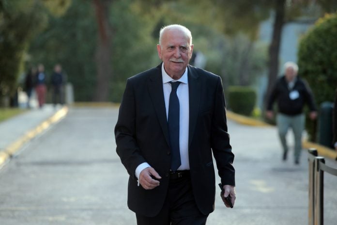 Γιώργος Παπαδάκης: Λουλούδια και κεριά στο γραφείο του στον ΑΝΤ1 - Η συγκινητική εξομολόγηση του Γιώργου Λιάγκα